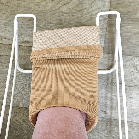 Handy Tool for Quick, Easy Application of Support Hose Stockings - Picture 6 of 14